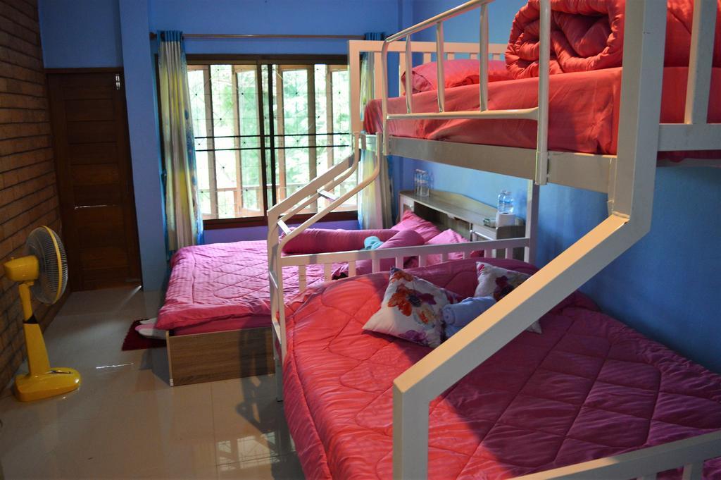 Monkey House Hotel Pai Buitenkant foto