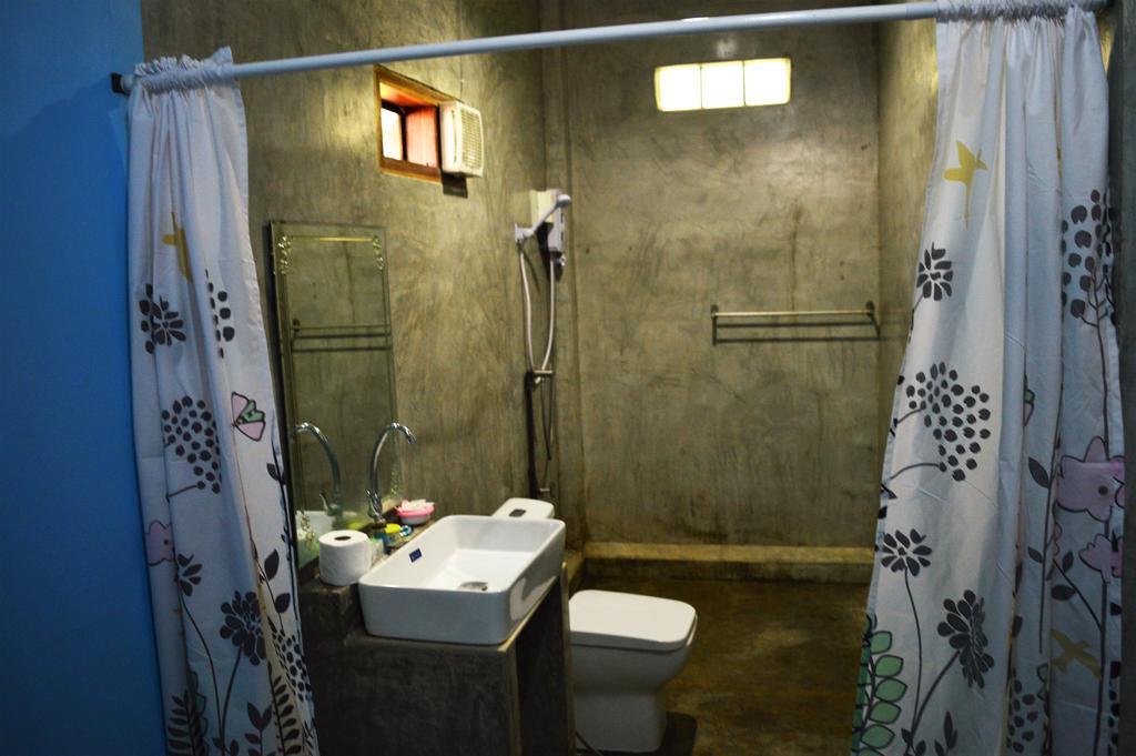 Monkey House Hotel Pai Buitenkant foto